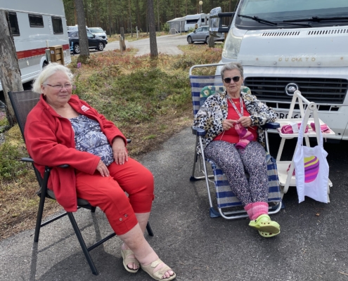 Pe 24.7.2026 aurinkoa, seurustelua ja käsitöitä